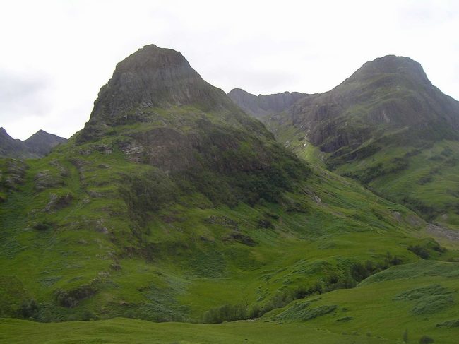 Горы о. Скай (Шотландия), покрытые мхом